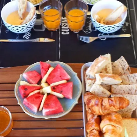 بيت ضيافة Carroubier