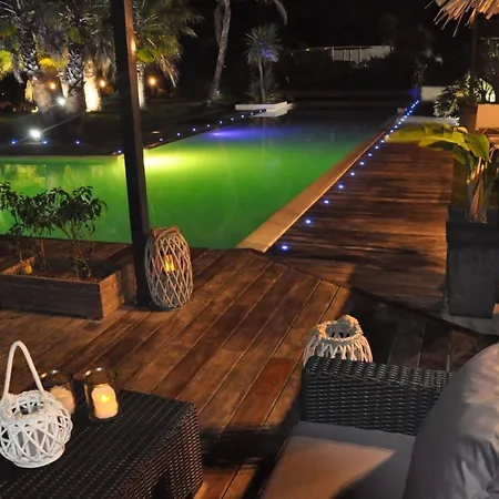 Carroubier بيت ضيافة 4*